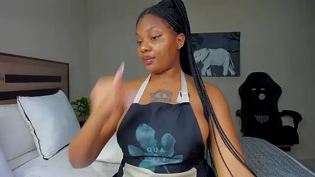 Snapshot of Renee-18 chatting on November 2025 11:03:01 PM Renee-18 online show from November 2025 11:03:01 PM