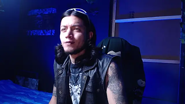 Snapshot of Dicaprioo_ chatting on February 2026 07:18:01 AM Dicaprioo online show from February 2026 07:18:01 AM