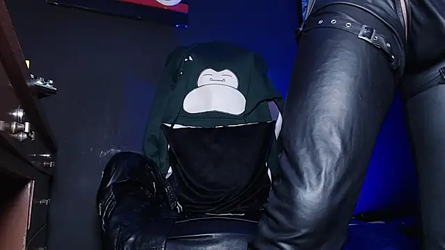 Snapshot of Dicaprioo_ chatting on February 2026 06:42:01 AM Dicaprioo online show from February 2026 06:42:01 AM