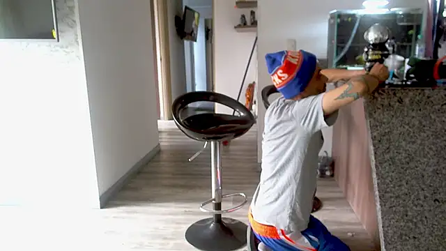 Snapshot of adan_eva960 chatting on March 2025 04:07:02 PM adan eva960 online show from March 2025 04:07:02 PM