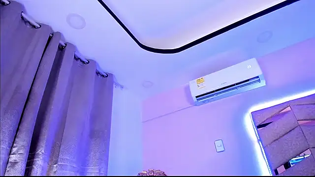 Elsalombardi  online show from March 2025 10:50:01 AM