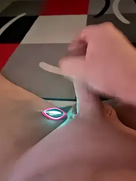 Szeltolo001 online show from January 2026 03:32:01 AM