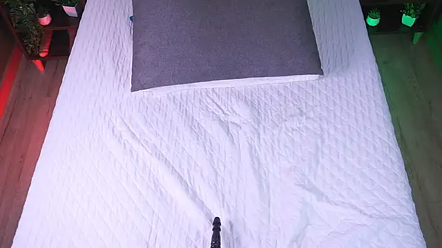 Snapshot of RaquelLust chatting on March 2025 07:42:02 AM RaquelLust online show from March 2025 07:42:02 AM