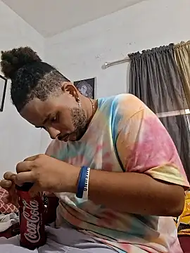 Snapshot of Dj-yefri-pauta chatting on November 2025 08:08:01 PM Dj-yefri-pauta online show from November 2025 08:08:01 PM