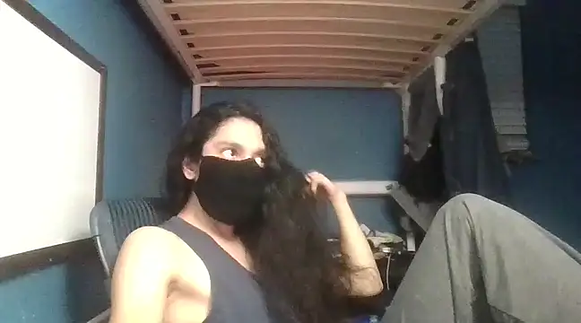 Snapshot of Flappywig chatting on February 2025 06:37:01 AM Flappywig online show from February 2025 06:37:01 AM