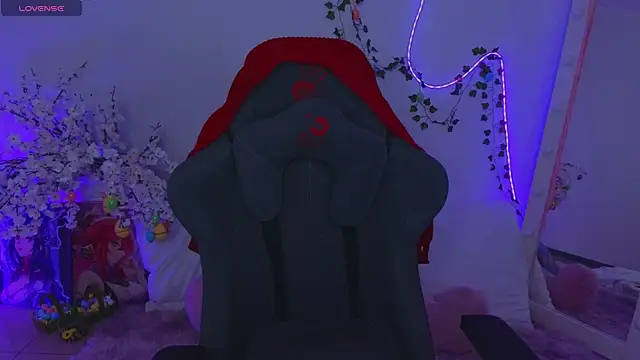 Hayle Hill online show from April 2026 12:30:02 AM