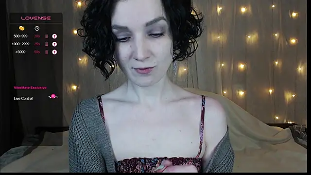 Snapshot of TinaWince chatting on December 2024 05:10:01 AM TinaWince online show from December 2024 05:10:01 AM