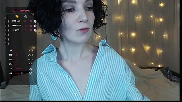 Snapshot of TinaWince chatting on December 2024 05:07:02 AM TinaWince online show from December 2024 05:07:02 AM