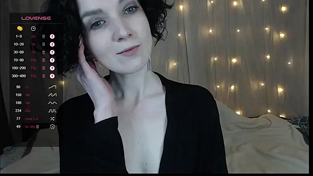 Snapshot of TinaWince chatting on December 2024 04:33:02 AM TinaWince online show from December 2024 04:33:02 AM