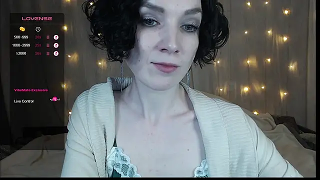 Snapshot of TinaWince chatting on January 2025 08:10:02 AM TinaWince online show from January 2025 08:10:02 AM