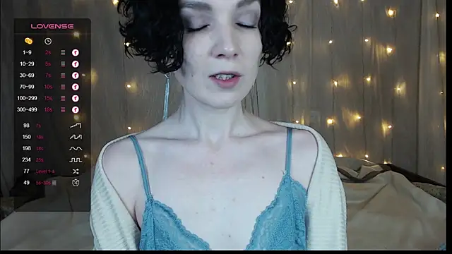 Snapshot of TinaWince chatting on January 2025 04:58:02 AM TinaWince online show from January 2025 04:58:02 AM