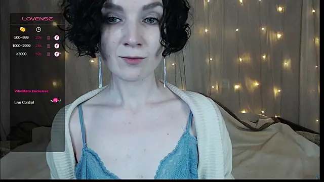 Snapshot of TinaWince chatting on January 2025 08:00:02 AM TinaWince online show from January 2025 08:00:02 AM