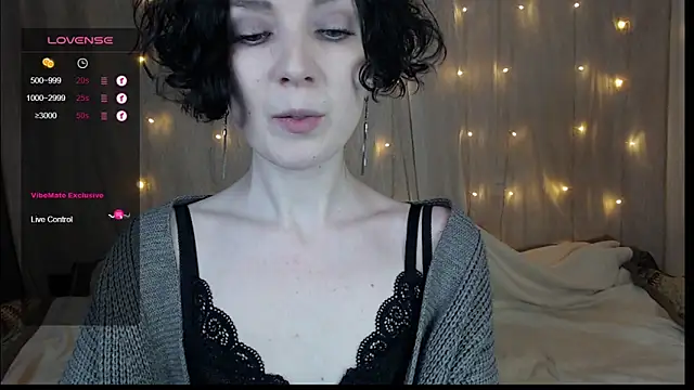 Snapshot of TinaWince chatting on January 2025 05:05:02 AM TinaWince online show from January 2025 05:05:02 AM