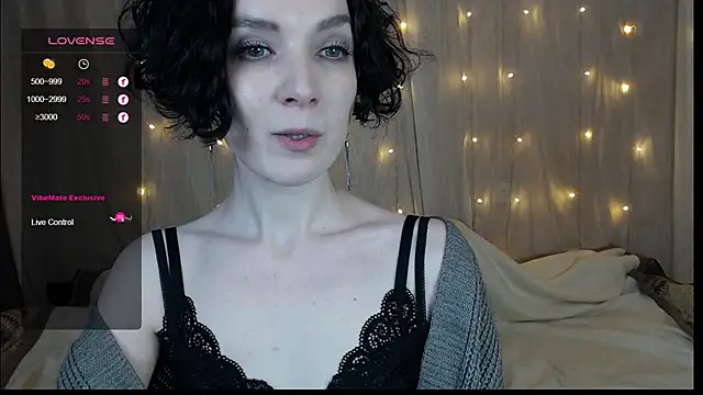 Snapshot of TinaWince chatting on January 2025 08:06:01 AM TinaWince online show from January 2025 08:06:01 AM