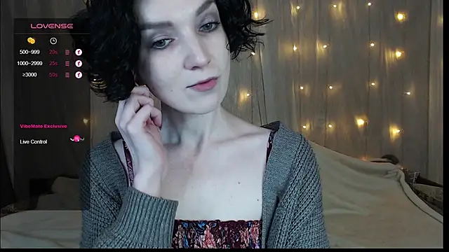 Snapshot of TinaWince chatting on January 2025 05:05:01 AM TinaWince online show from January 2025 05:05:01 AM