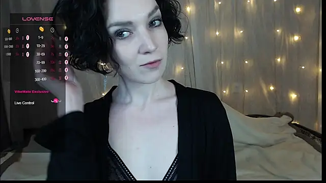 Snapshot of TinaWince chatting on January 2025 05:11:01 AM TinaWince online show from January 2025 05:11:01 AM