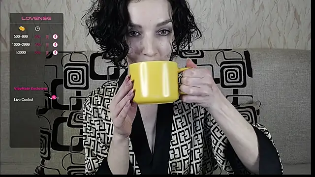 Snapshot of TinaWince chatting on January 2025 05:09:01 AM TinaWince online show from January 2025 05:09:01 AM