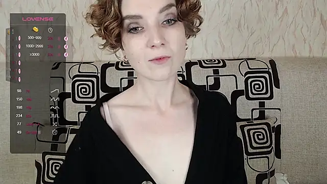 Snapshot of TinaWince chatting on October 2025 04:44:02 AM TinaWince online show from October 2025 04:44:02 AM