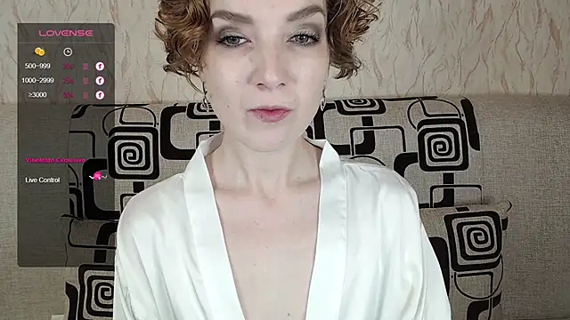 Snapshot of TinaWince chatting on October 2025 04:42:01 AM TinaWince online show from October 2025 04:42:01 AM