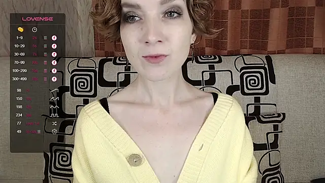 Snapshot of TinaWince chatting on November 2025 04:35:01 AM TinaWince online show from November 2025 04:35:01 AM