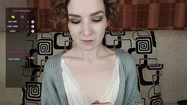 Snapshot of TinaWince chatting on November 2025 04:45:02 AM TinaWince online show from November 2025 04:45:02 AM