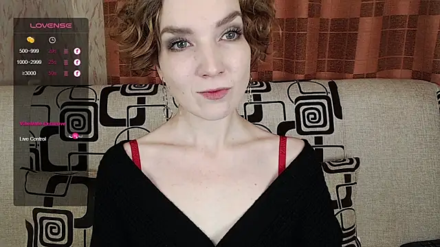 Snapshot of TinaWince chatting on November 2025 04:45:02 AM TinaWince online show from November 2025 04:45:02 AM