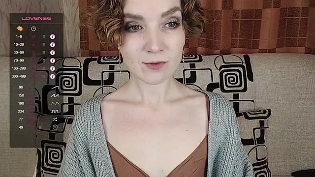 Snapshot of TinaWince chatting on November 2025 04:44:01 AM TinaWince online show from November 2025 04:44:01 AM