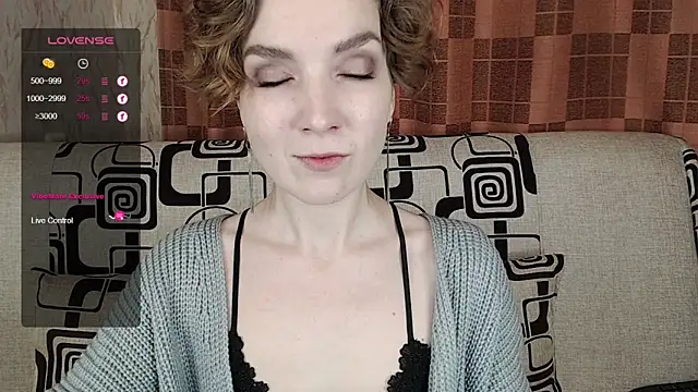 Snapshot of TinaWince chatting on December 2025 04:33:02 AM TinaWince online show from December 2025 04:33:02 AM