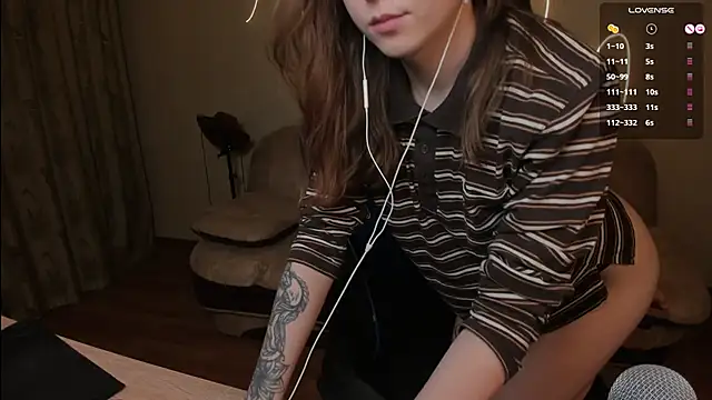 Snapshot of Kami_kam chatting on March 2025 09:51:02 PM Kami kam online show from March 2025 09:51:02 PM