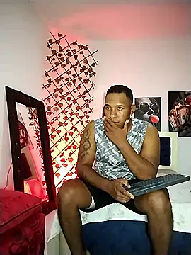 Snapshot of ARTHUR_MINI chatting on January 2026 02:05:02 AM ARTHUR MINI online show from January 2026 02:05:02 AM