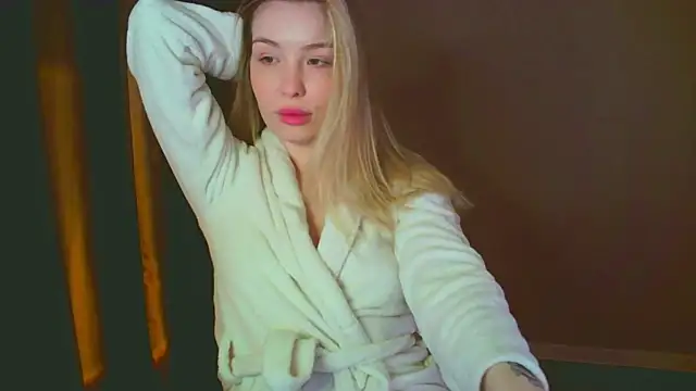 Snapshot of mia_raspberrie chatting on December 2024 08:15:01 PM mia raspberrie online show from December 2024 08:15:01 PM