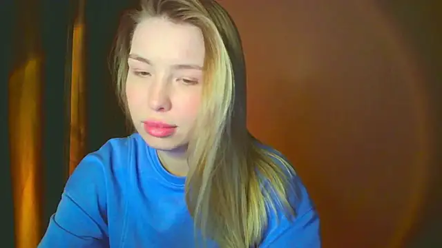 Snapshot of mia_raspberrie chatting on December 2024 08:49:02 PM mia raspberrie online show from December 2024 08:49:02 PM