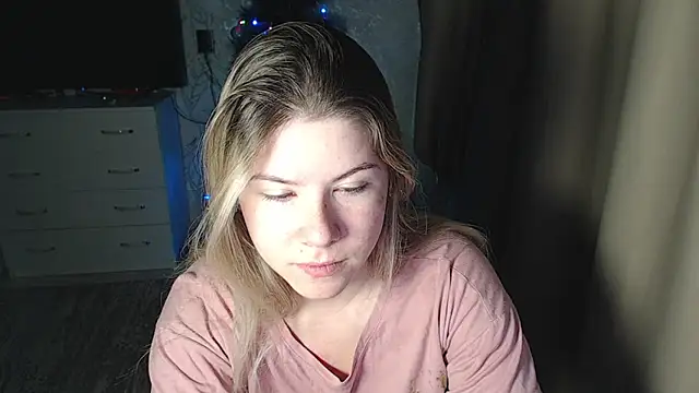 Snapshot of MelissaXKinky chatting on December 2024 05:32:02 PM MelissaXKinky online show from December 2024 05:32:02 PM