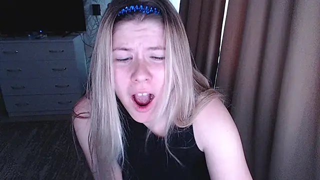 Snapshot of MelissaXKinky chatting on December 2024 10:06:02 AM MelissaXKinky online show from December 2024 10:06:02 AM