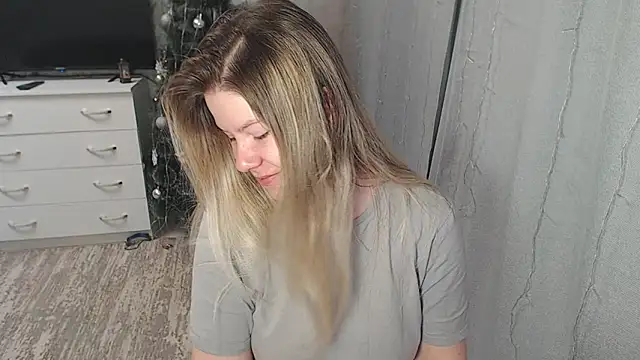 Snapshot of MelissaXKinky chatting on January 2025 02:23:01 AM MelissaXKinky online show from January 2025 02:23:01 AM