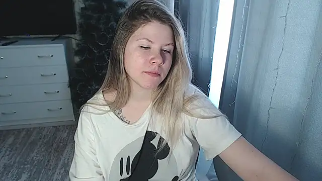 Snapshot of MelissaXKinky chatting on January 2025 06:41:02 AM MelissaXKinky online show from January 2025 06:41:02 AM