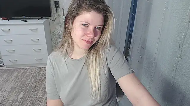 Snapshot of MelissaXKinky chatting on February 2025 02:39:01 AM MelissaXKinky online show from February 2025 02:39:01 AM