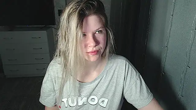 Snapshot of MelissaXKinky chatting on February 2025 04:36:01 PM MelissaXKinky online show from February 2025 04:36:01 PM