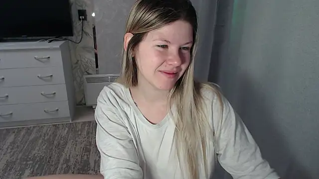 Snapshot of MelissaXKinky chatting on February 2025 02:08:01 AM MelissaXKinky online show from February 2025 02:08:01 AM