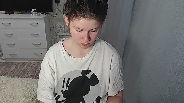 Snapshot of MelissaXKinky chatting on February 2025 03:04:01 AM MelissaXKinky online show from February 2025 03:04:01 AM