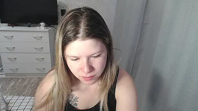 Snapshot of MelissaXKinky chatting on February 2025 02:31:01 AM MelissaXKinky online show from February 2025 02:31:01 AM
