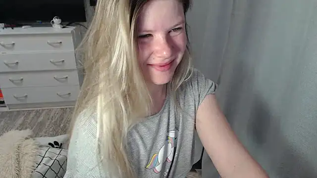 Snapshot of MelissaXKinky chatting on March 2025 02:03:01 AM MelissaXKinky online show from March 2025 02:03:01 AM