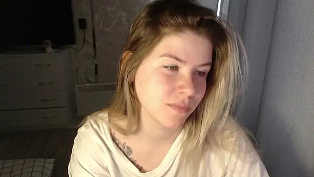 Snapshot of MelissaXKinky chatting on March 2025 07:04:02 AM MelissaXKinky online show from March 2025 07:04:02 AM