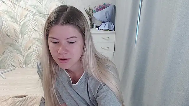 Snapshot of MelissaXKinky chatting on September 2025 02:44:01 AM MelissaXKinky online show from September 2025 02:44:01 AM