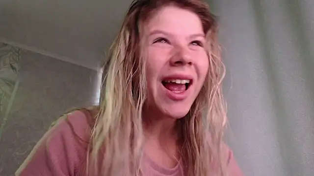 Snapshot of MelissaXKinky chatting on September 2025 01:49:01 AM MelissaXKinky online show from September 2025 01:49:01 AM