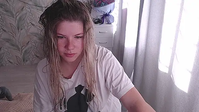 Snapshot of MelissaXKinky chatting on September 2025 06:28:02 AM MelissaXKinky online show from September 2025 06:28:02 AM