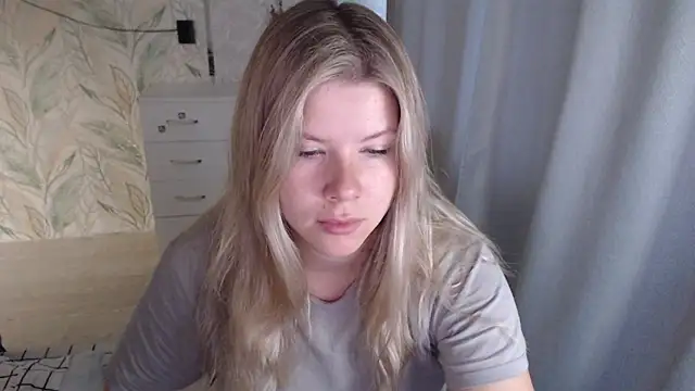 Snapshot of MelissaXKinky chatting on October 2025 02:42:02 AM MelissaXKinky online show from October 2025 02:42:02 AM