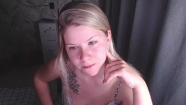 Snapshot of MelissaXKinky chatting on October 2025 06:41:01 PM MelissaXKinky online show from October 2025 06:41:01 PM