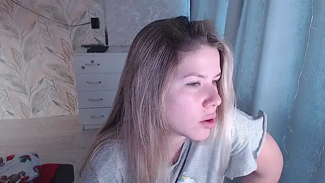 Snapshot of MelissaXKinky chatting on November 2025 10:14:02 AM MelissaXKinky online show from November 2025 10:14:02 AM