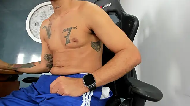 Snapshot of Bryan_Bronx chatting on February 2025 03:26:01 PM Bryan Bronx online show from February 2025 03:26:01 PM